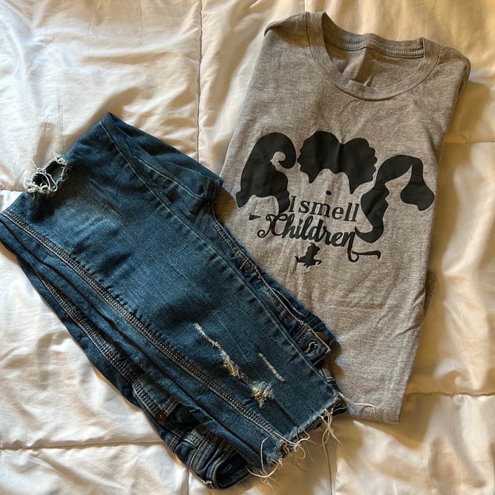 Hocus Pocus I Smell Children T-Shirt size XL